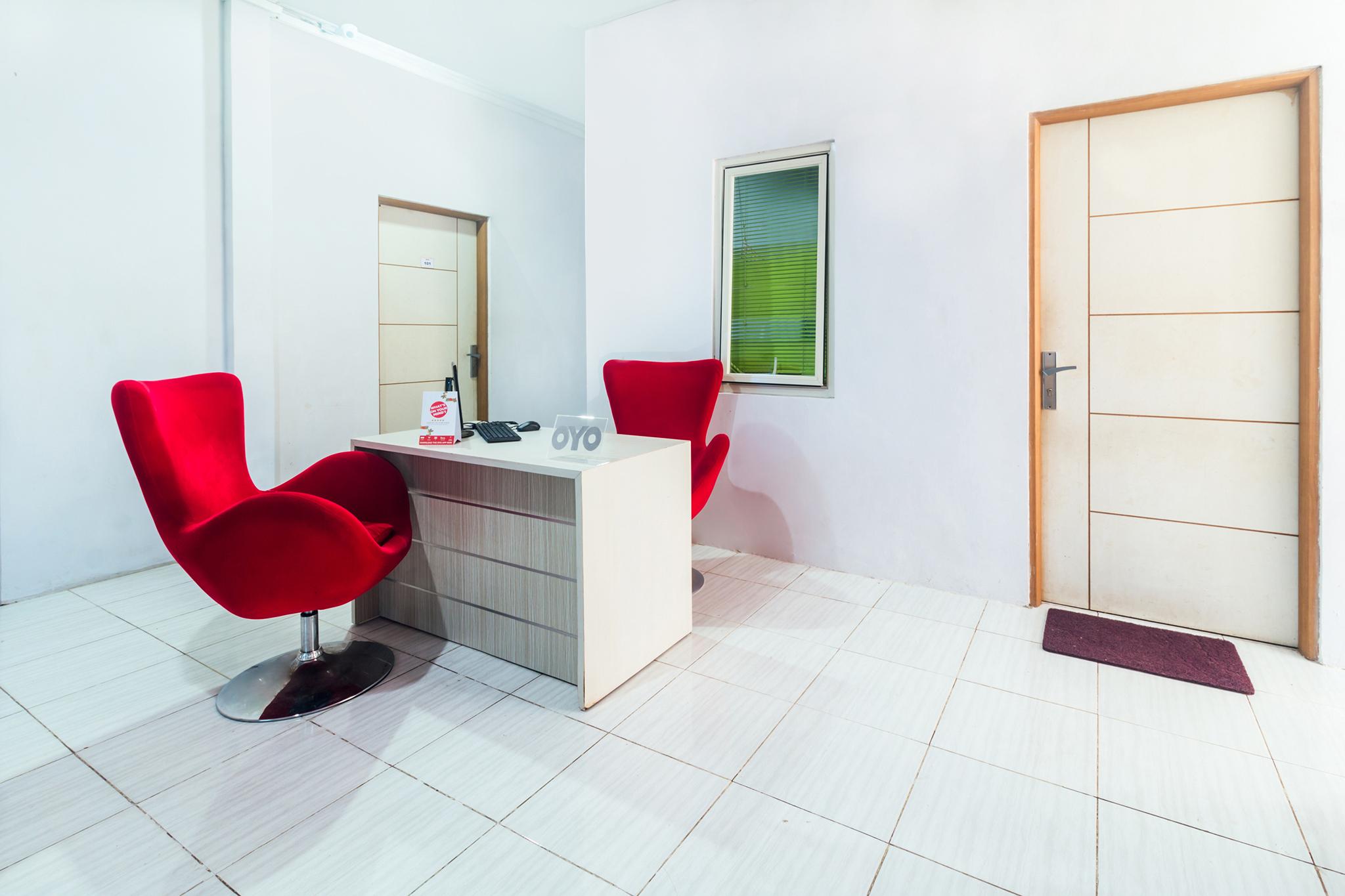 Vaccinated Staff-Oyo 2699 Haven Boarding House Hotell Ambon Exteriör bild