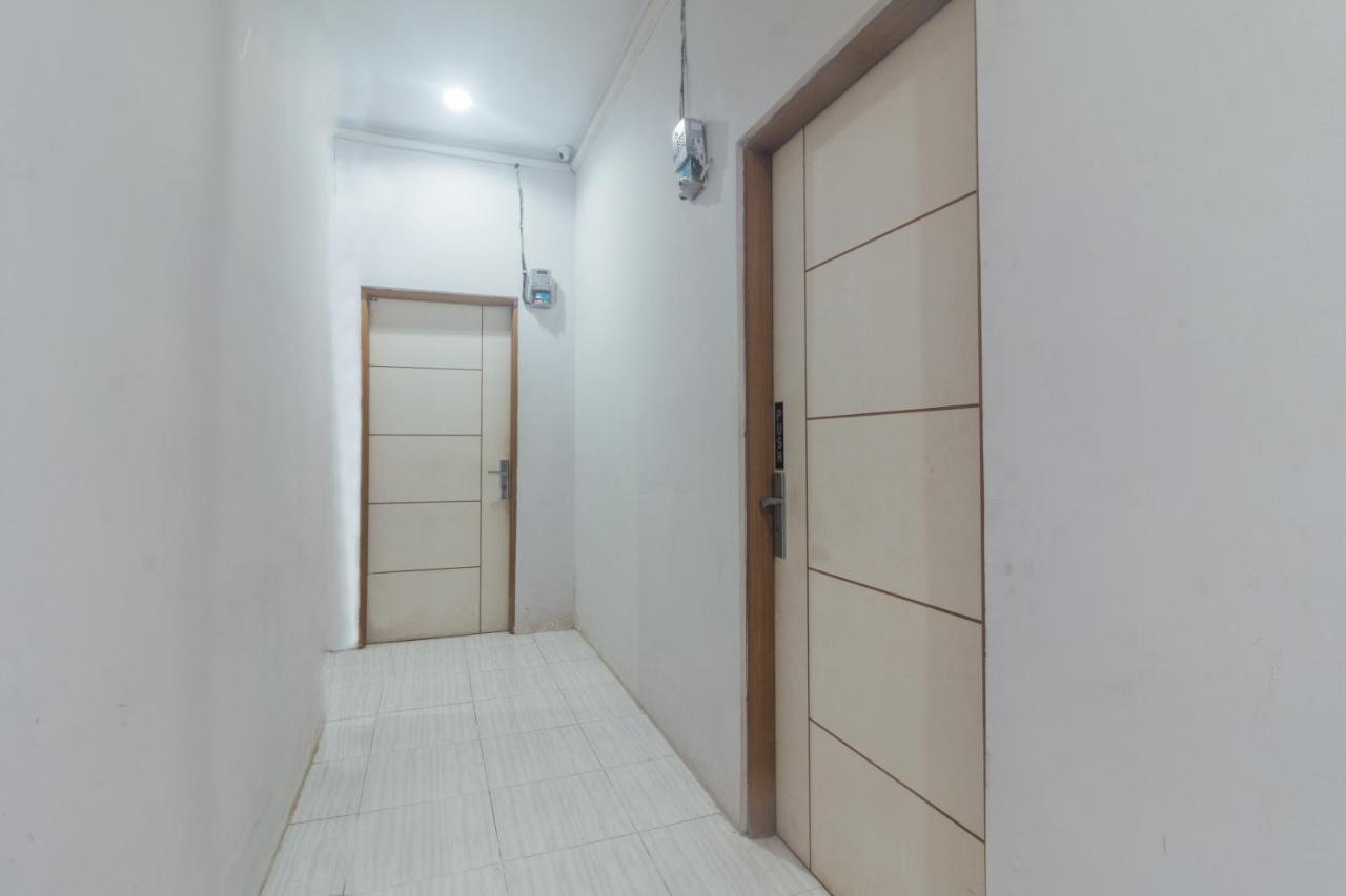 Vaccinated Staff-Oyo 2699 Haven Boarding House Hotell Ambon Exteriör bild